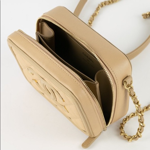 SOLD Chanel CC Filigree Mini Vanity - Picture 2 of 9